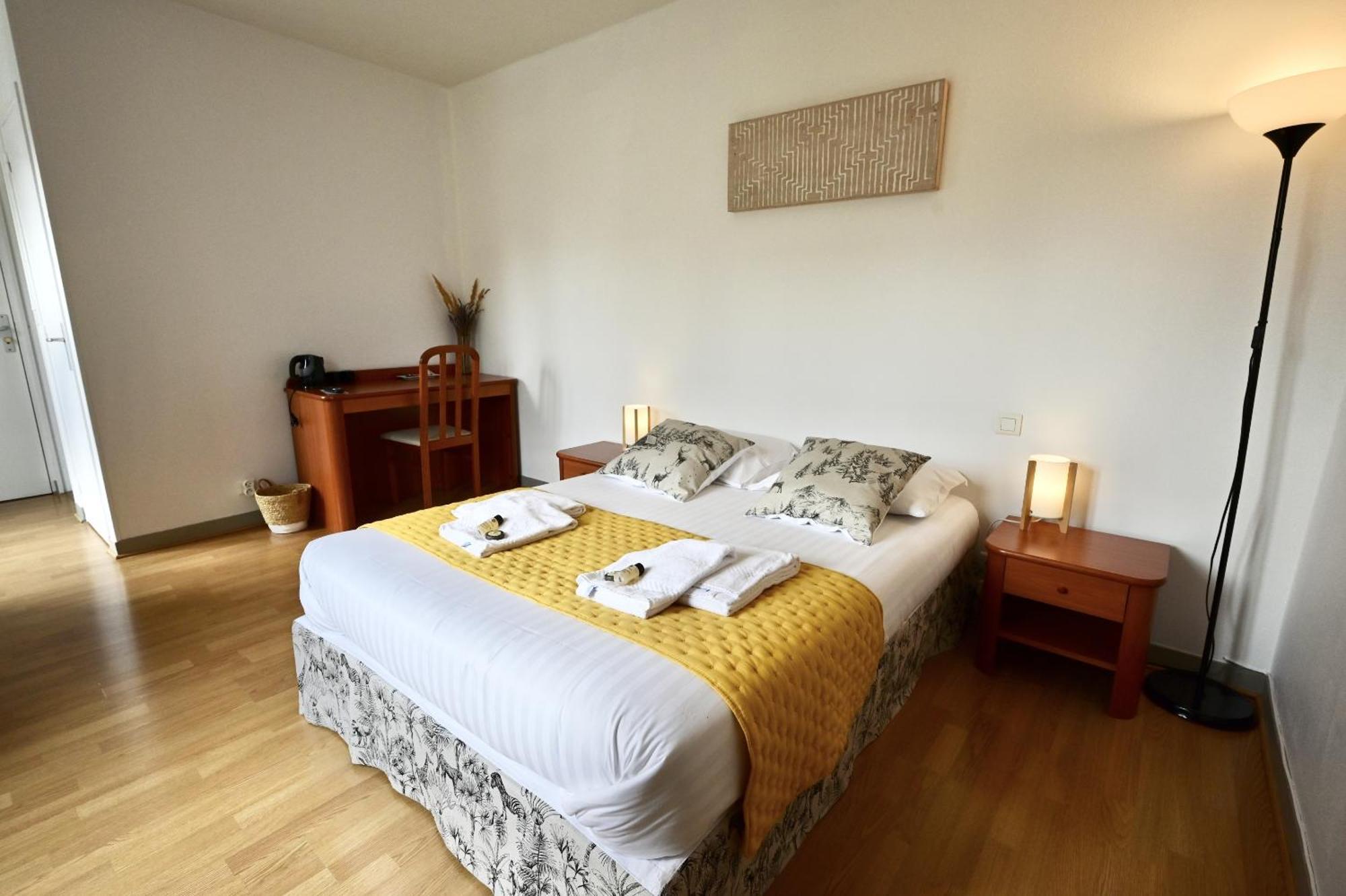 Hotel La Cuisine Des Lulus Montainville  Rom bilde