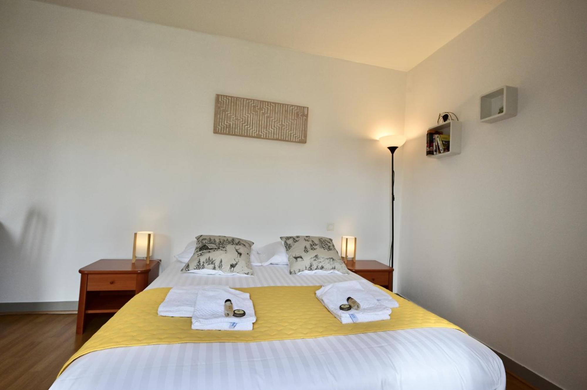 Hotel La Cuisine Des Lulus Montainville  Eksteriør bilde