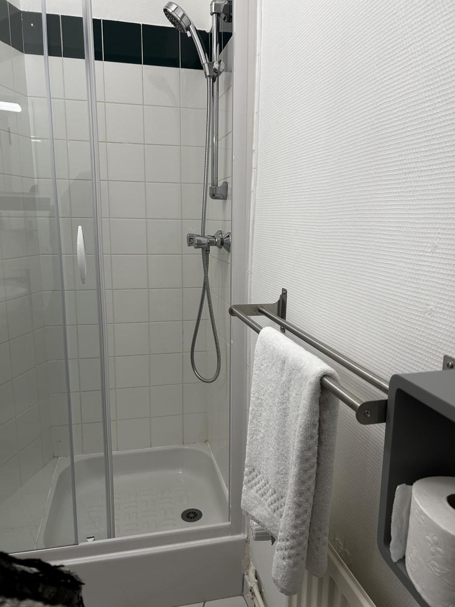 Hotel La Cuisine Des Lulus Montainville  Rom bilde