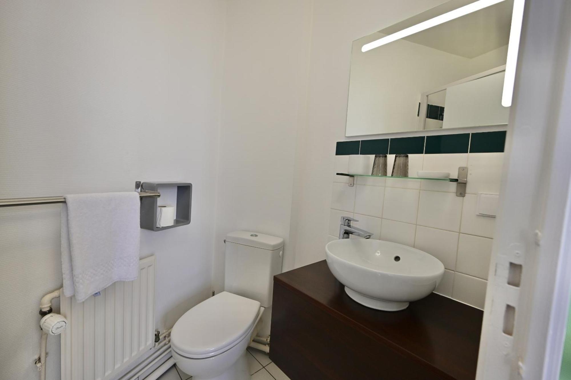 Hotel La Cuisine Des Lulus Montainville  Eksteriør bilde