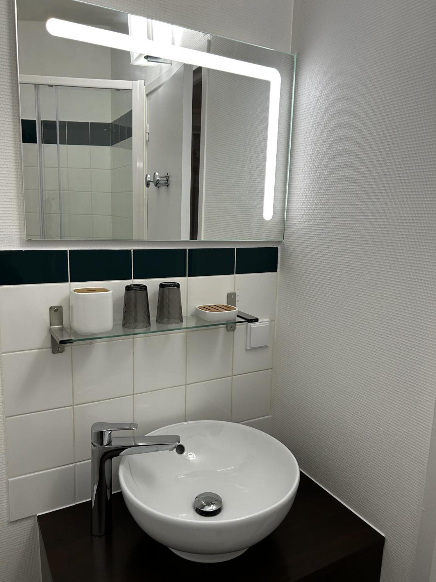 Hotel La Cuisine Des Lulus Montainville  Rom bilde