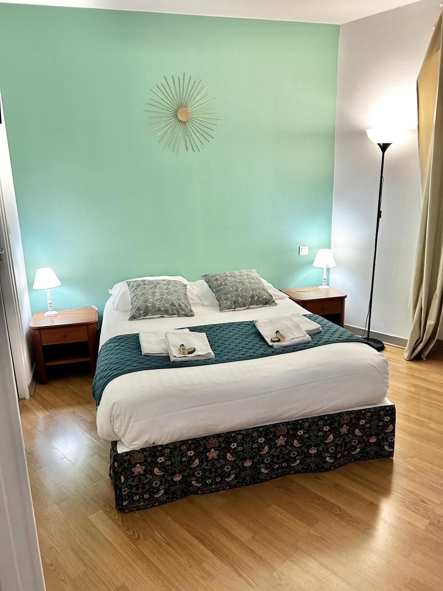Hotel La Cuisine Des Lulus Montainville  Eksteriør bilde
