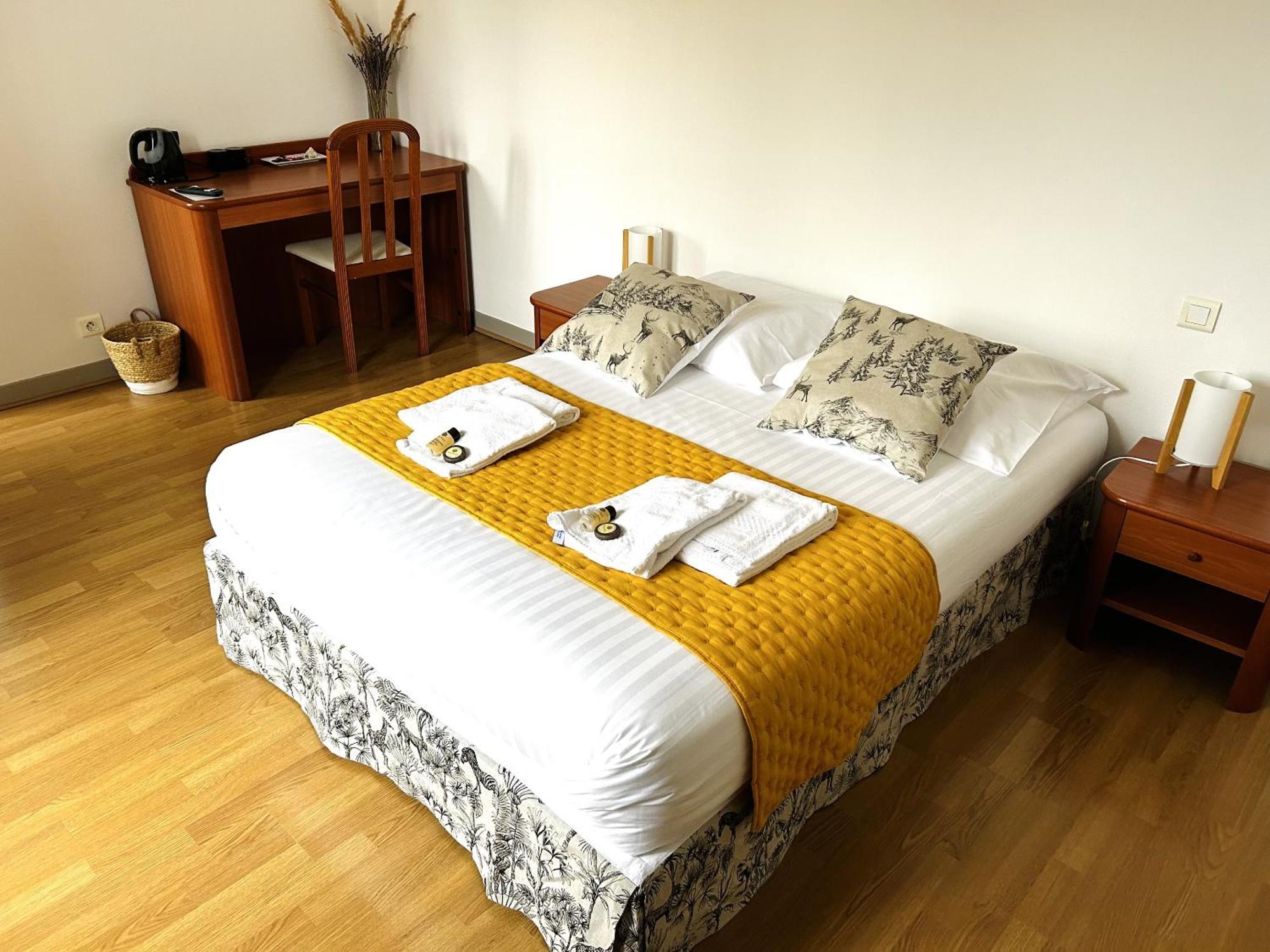 Hotel La Cuisine Des Lulus Montainville  Rom bilde