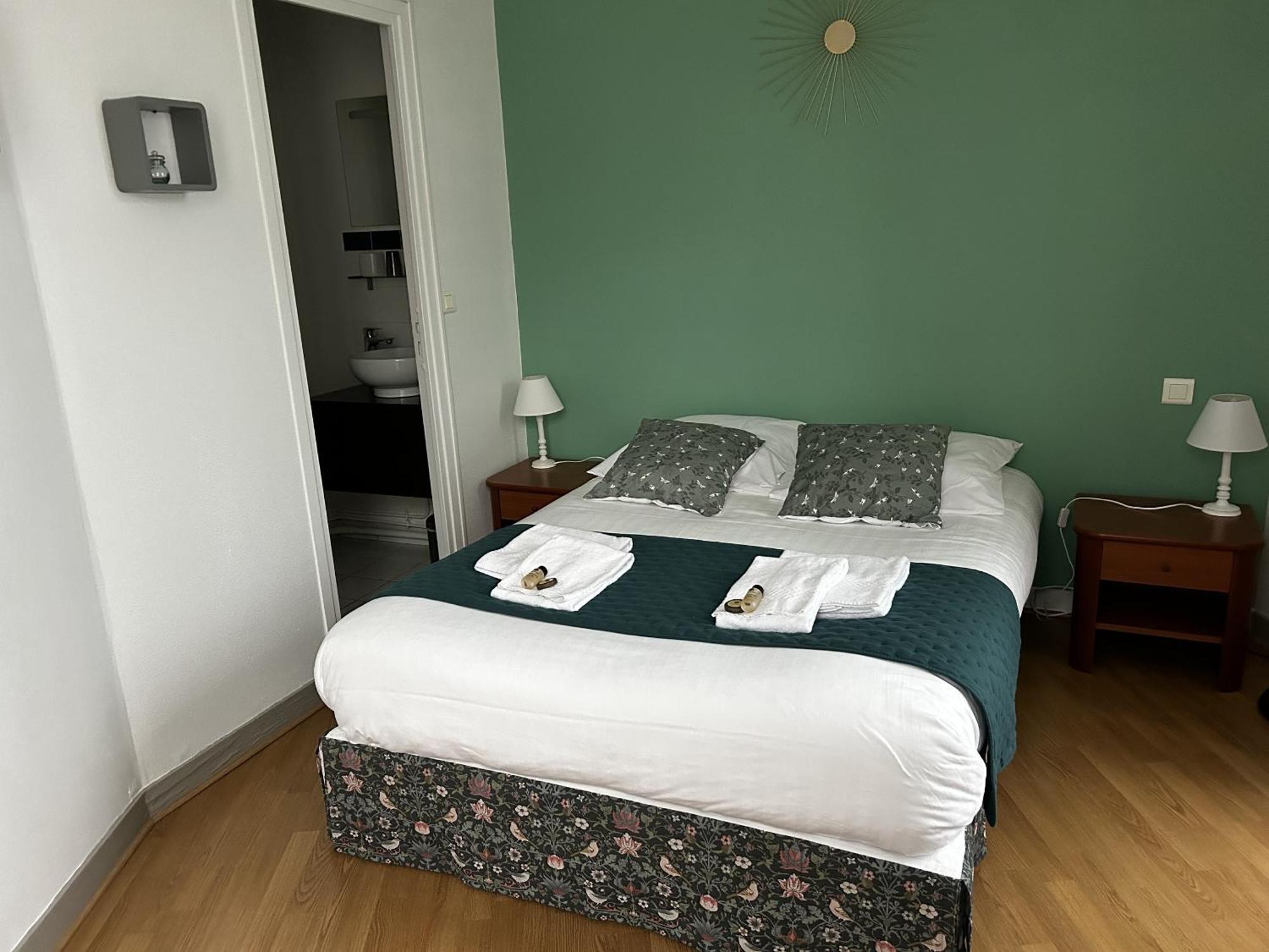 Hotel La Cuisine Des Lulus Montainville  Rom bilde