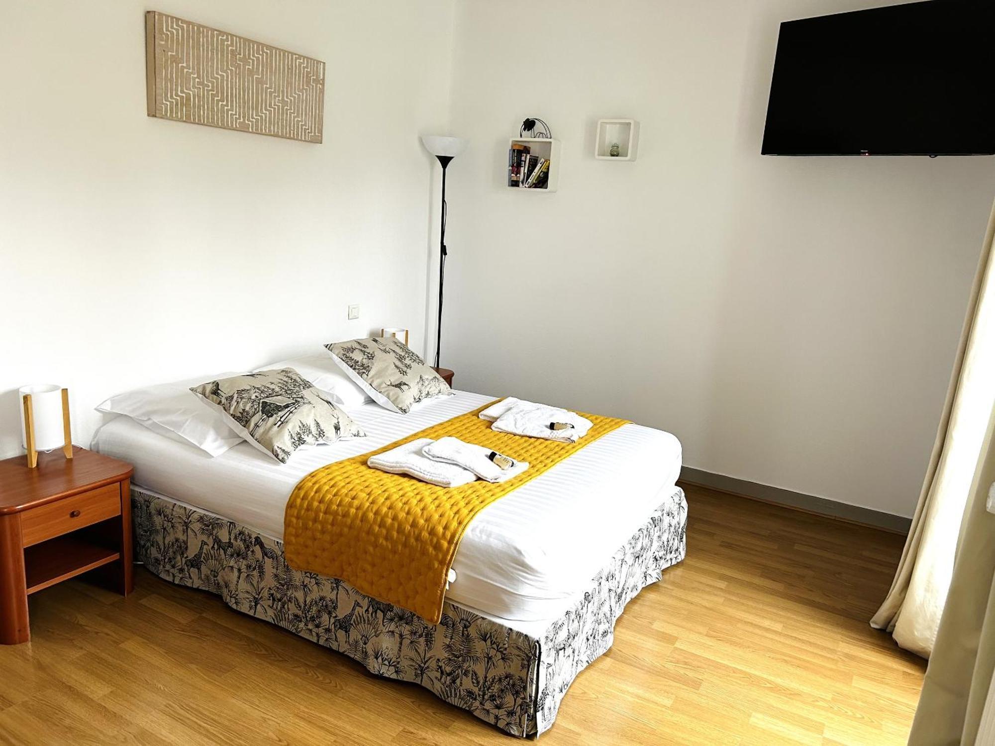 Hotel La Cuisine Des Lulus Montainville  Rom bilde
